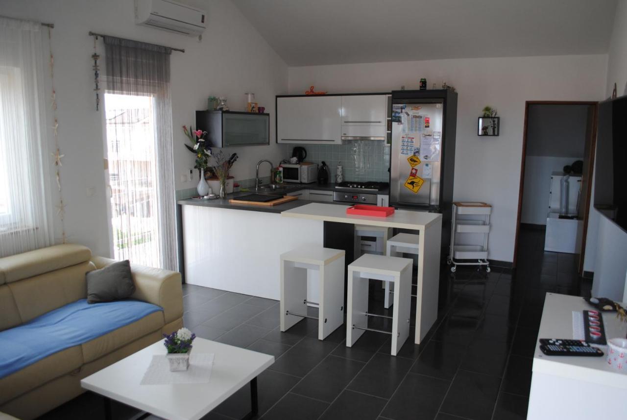 Apartments Vidolma Povljana Luaran gambar